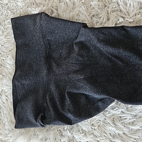 Runched Dark Grey Gray Charcoal Leggings Womens Small Compression NWOT - Picture 10 of 15